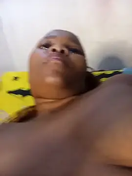 Snapshot of minniemoreee chatting on 02-14-26, 04:23 minniemoreee online show from 02-14-26, 04:23