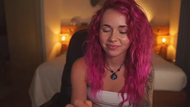 Snapshot of Sarah_Pink chatting on 06-28-26, 02:23 Sarah Pink online show from 06-28-26, 02:23