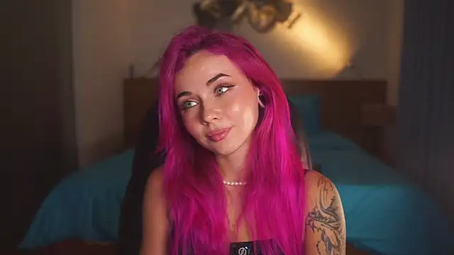 Sarah Pink online show from 04-12-26, 02:09