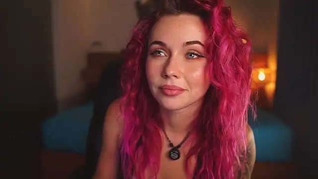Snapshot of Sarah_Pink chatting on 08-01-26, 01:20 Sarah Pink online show from 08-01-26, 01:20