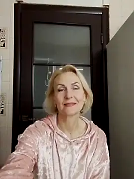 Snapshot of MichelleSolis chatting on 02-17-26, 11:07 MichelleSolis online show from 02-17-26, 11:07