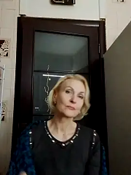 Snapshot of MichelleSolis chatting on 02-10-26, 08:19 MichelleSolis online show from 02-10-26, 08:19