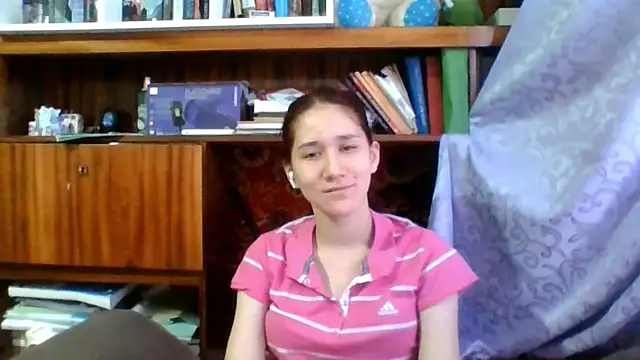 NickiKisinger online show from 04-05-26, 05:14