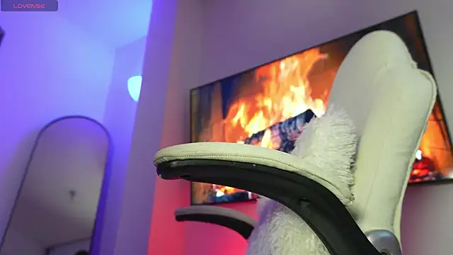 Just Lu online show from 02-18-26, 04:14