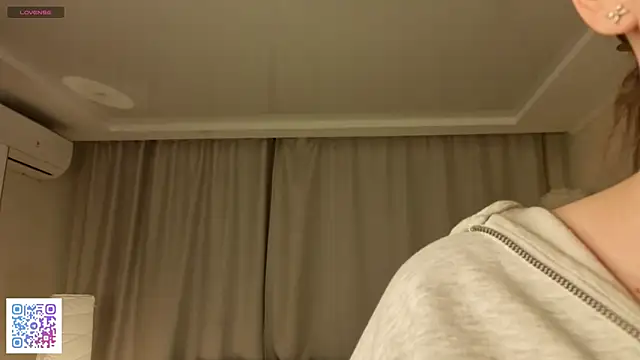 Snapshot of LeanneDinkle chatting on 02-28-26, 04:56 LeanneDinkle online show from 02-28-26, 04:56