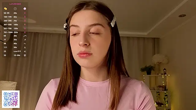 Snapshot of LeanneDinkle chatting on 02-24-26, 04:46 LeanneDinkle online show from 02-24-26, 04:46