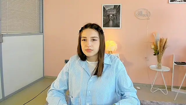 Snapshot of LeanneDinkle chatting on 02-04-26, 10:21 LeanneDinkle online show from 02-04-26, 10:21