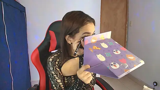 Snapshot of Zoe-Walzer chatting on 02-16-26, 03:32 Zoe-Walzer online show from 02-16-26, 03:32