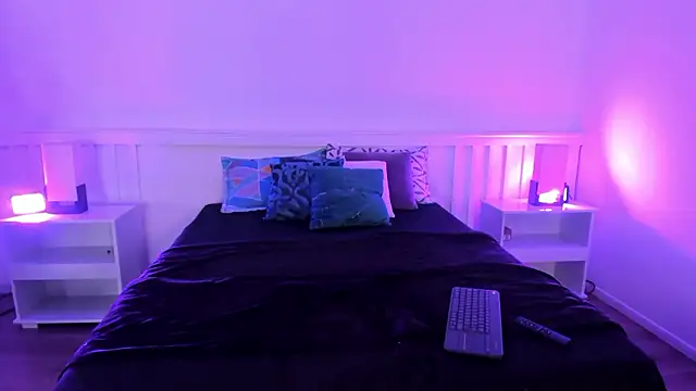 Snapshot of Flakiss_18 chatting on 02-28-26, 11:21 Flakiss 18 online show from 02-28-26, 11:21