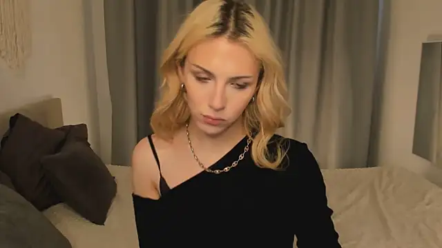 Snapshot of Tiffany__King chatting on 07-24-26, 11:06 Tiffany King online show from 07-24-26, 11:06