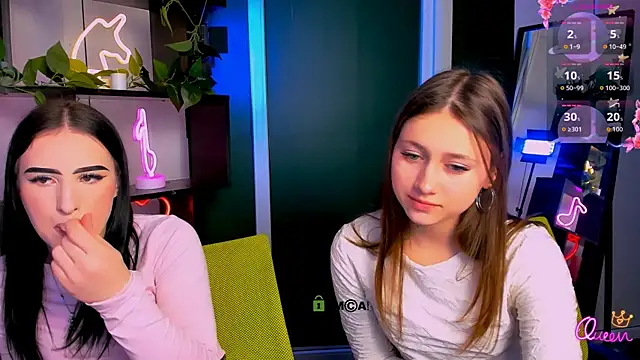 arianaa cat online show from 03-24-26, 08:20