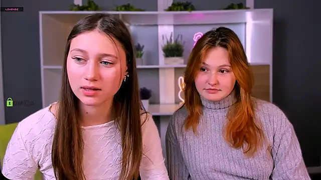 arianaa cat online show from 03-04-26, 07:54