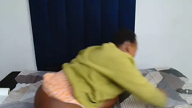 Snapshot of Lissa_27 chatting on 02-16-26, 11:46 Lissa 27 online show from 02-16-26, 11:46