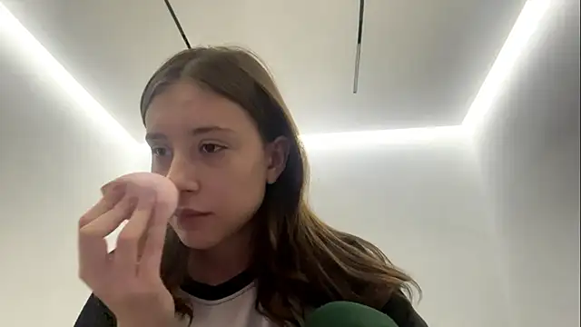 Snapshot of SofiaBlumer chatting on 02-07-26, 03:09 SofiaBlumer online show from 02-07-26, 03:09