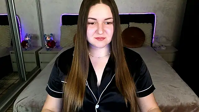 Snapshot of Eva_Luxx chatting on 02-17-26, 11:46 Eva Luxx online show from 02-17-26, 11:46