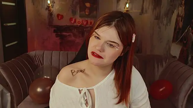 Snapshot of EllieFoxy chatting on 02-15-26, 07:51 EllieFoxy online show from 02-15-26, 07:51