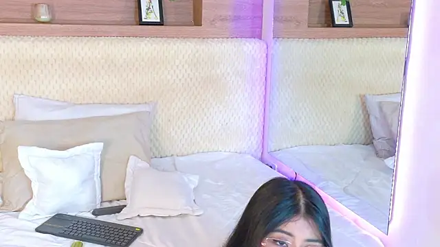 VioletBloomm online show from 02-28-26, 11:43