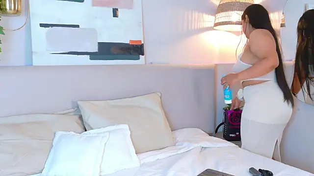 VioletBloomm online show from 02-08-26, 01:20