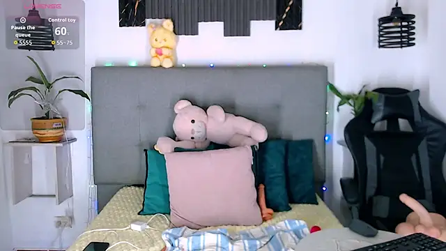 Sophia Valentina online show from 04-14-26, 04:39