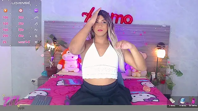 Snapshot of Sophia_Valentina chatting on 05-26-26, 04:43 Sophia Valentina online show from 05-26-26, 04:43