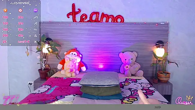 Snapshot of Sophia_Valentina chatting on 05-30-26, 04:52 Sophia Valentina online show from 05-30-26, 04:52