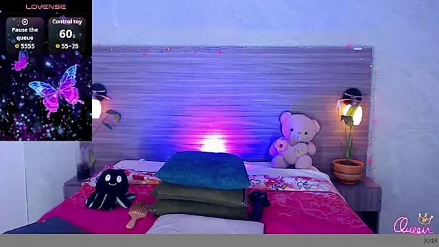 Snapshot of Sophia_Valentina chatting on 07-22-26, 04:47 Sophia Valentina online show from 07-22-26, 04:47