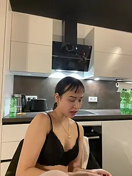 Just-Lilly online show from 04-05-26, 03:19