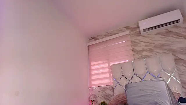 Snapshot of ivanna_vg chatting on 03-19-26, 07:14 ivanna vg online show from 03-19-26, 07:14