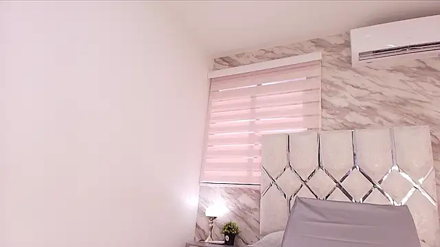 Snapshot of ivanna_vg chatting on 02-13-26, 07:25 ivanna vg online show from 02-13-26, 07:25