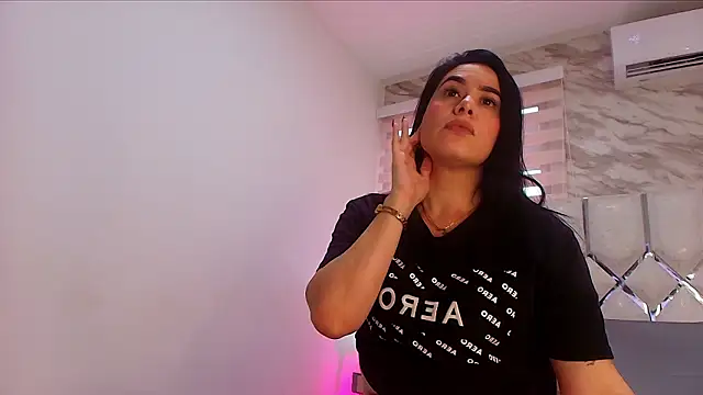 Snapshot of ivanna_vg chatting on 03-25-26, 07:13 ivanna vg online show from 03-25-26, 07:13