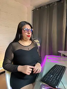 Snapshot of Sally_Dvine chatting on 06-24-26, 04:11 Sally Dvine online show from 06-24-26, 04:11