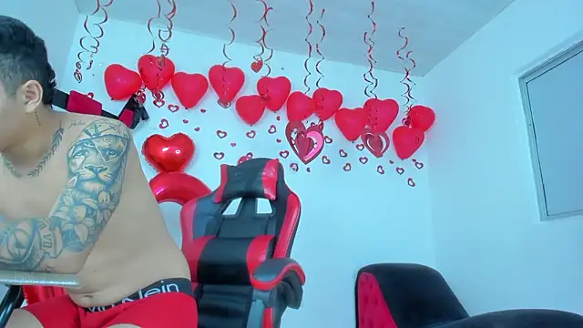 Snapshot of Steven_and_Camilo18 chatting on 02-14-26, 11:32 Steven and Camilo18 online show from 02-14-26, 11:32