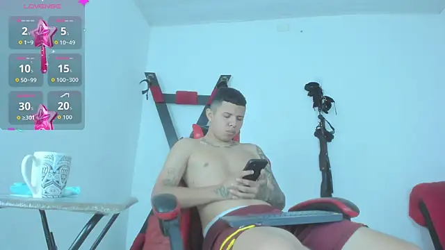 Snapshot of Steven_and_Camilo18 chatting on 03-01-26, 11:43 Steven and Camilo18 online show from 03-01-26, 11:43