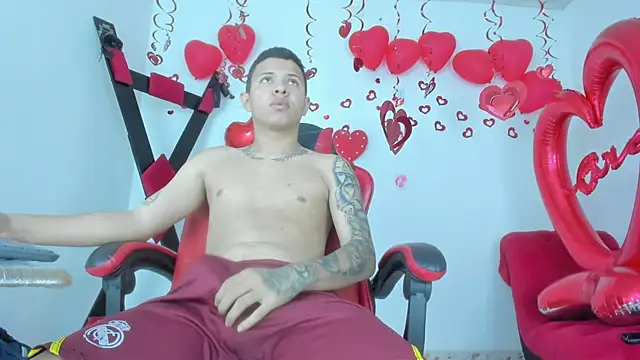 Snapshot of Steven_and_Camilo18 chatting on 02-17-26, 11:40 Steven and Camilo18 online show from 02-17-26, 11:40