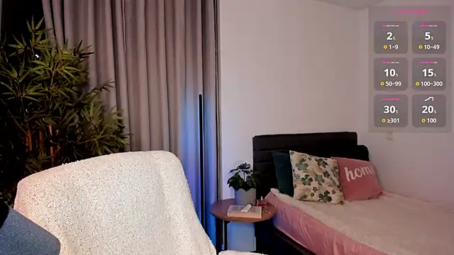 Snapshot of moonhelen chatting on 02-16-26, 11:35 moonhelen online show from 02-16-26, 11:35