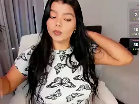 Snapshot of moonhelen chatting on 02-04-26, 06:58 moonhelen online show from 02-04-26, 06:58