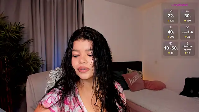 Snapshot of moonhelen chatting on 02-13-26, 12:10 moonhelen online show from 02-13-26, 12:10