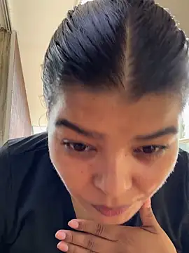 Snapshot of moonhelen chatting on 05-26-26, 06:28 moonhelen online show from 05-26-26, 06:28