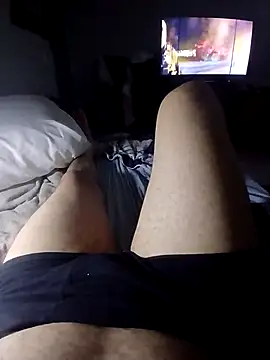 Snapshot of Schinna25 chatting on 02-18-26, 01:03 Schinna25 online show from 02-18-26, 01:03