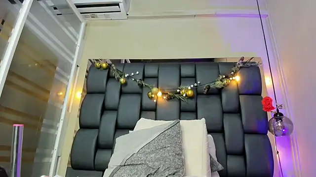 Isabella falcon online show from 06-16-26, 02:44