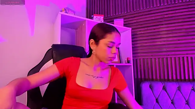 CarolineFyre online show from 02-12-26, 01:55