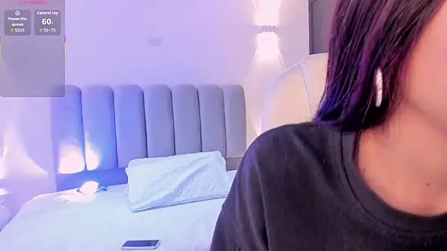 CarolineFyre online show from 02-20-26, 01:24