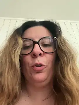 Snapshot of JasmineGlow7 chatting on 05-30-26, 10:54 JasmineGlow7 online show from 05-30-26, 10:54