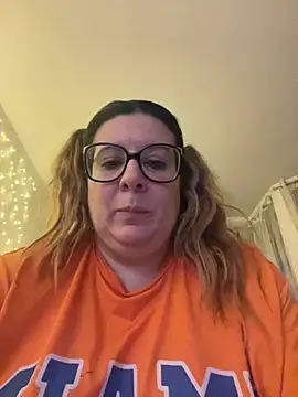 JasmineGlow7 online show from 04-12-26, 06:55