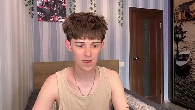 Snapshot of Sweet_Dude chatting on 05-30-26, 04:12 Sweet Dude online show from 05-30-26, 04:12