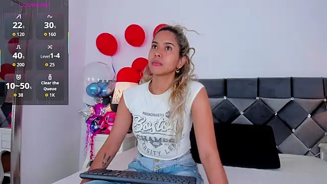 Snapshot of _Giorgiina_ chatting on 02-18-26, 12:34 Giorgiina online show from 02-18-26, 12:34