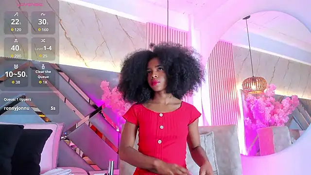 Snapshot of EmmaLovve chatting on 02-07-26, 02:19 EmmaLovve online show from 02-07-26, 02:19