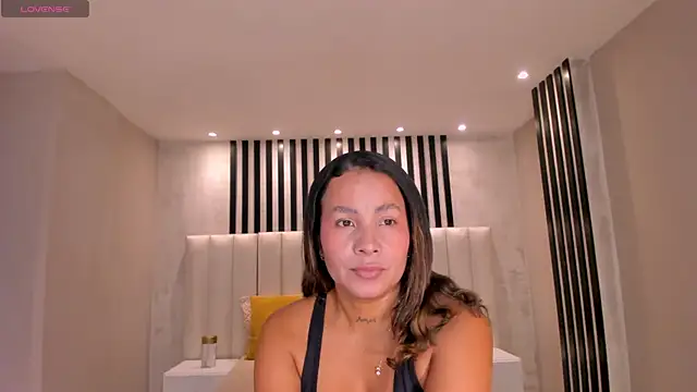 Snapshot of DeniseFord chatting on 02-28-26, 11:54 DeniseFord online show from 02-28-26, 11:54