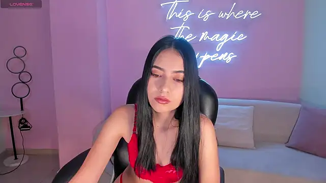 LucieMartin online show from 05-03-26, 11:47