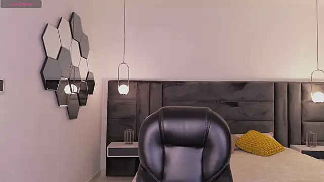 IsabellaMorettiX online show from 07-19-26, 05:16